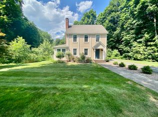32 Lincoln Rd, Longmeadow, MA 01106