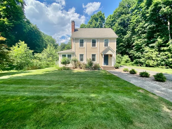 32 Lincoln Rd, Longmeadow, MA 01106