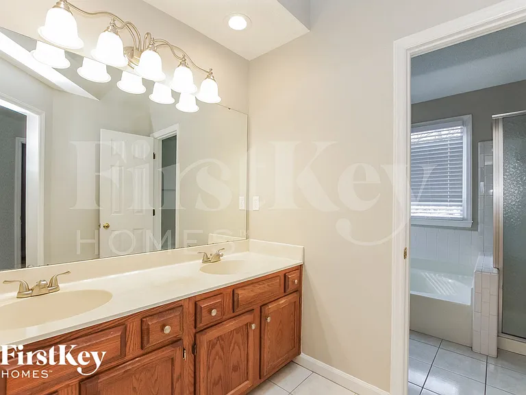 2601 Kirkholm Dr — Photo 10