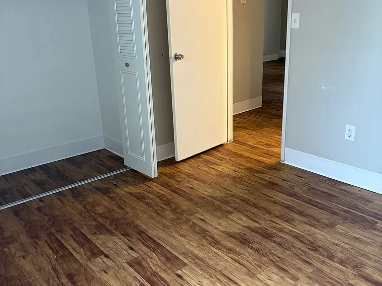 Crestview Apartments — Photo 70