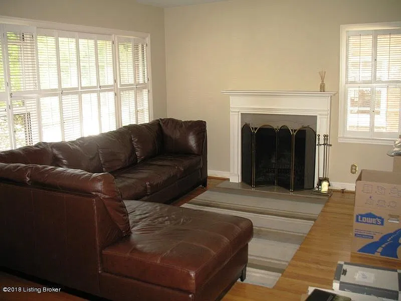 2 bed, 1.5 bath, 1105 sqft, $1,950 — Photo 2