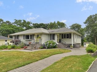 54 Hilltop Ter, Bloomingdale, NJ 07403