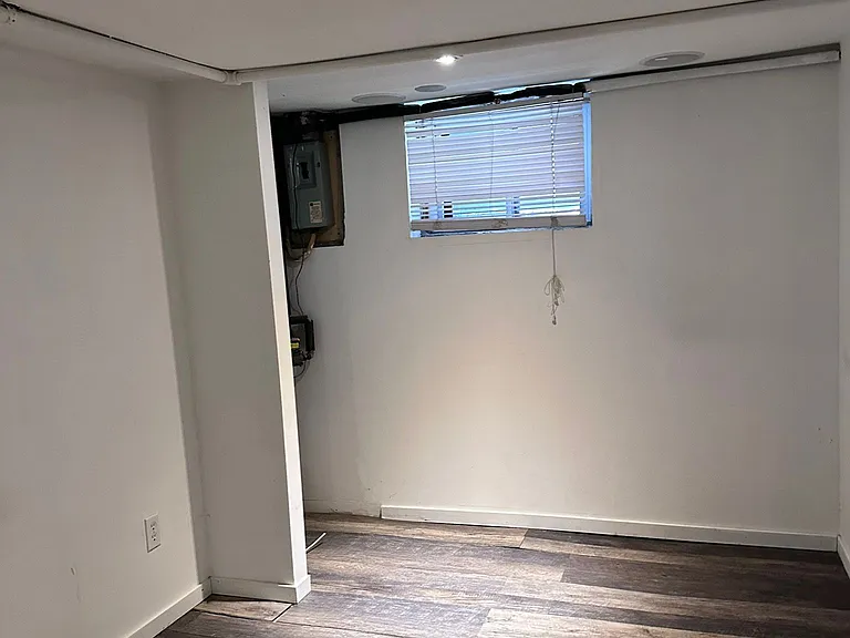 40 Montye Ave #BASEMENT — Photo 13
