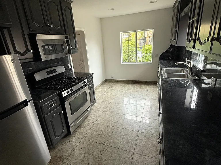 6506 Teesdale Ave — Photo 12
