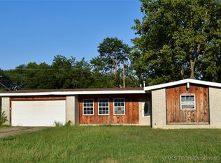 618 S Sunset Dr, Claremore, OK 74017