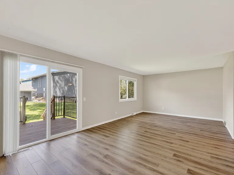 6314 Maywood Ave — Photo 2