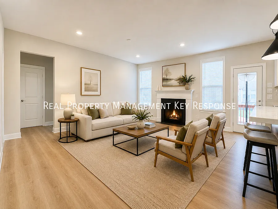 Beautiful 4 Bedroom Home with Fenced Backyard & Sought-After McCain Station in Station Camp Schoo... — Photo 3