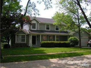 16252 Windfall Ridge Dr, Chesterfield, MO 63005