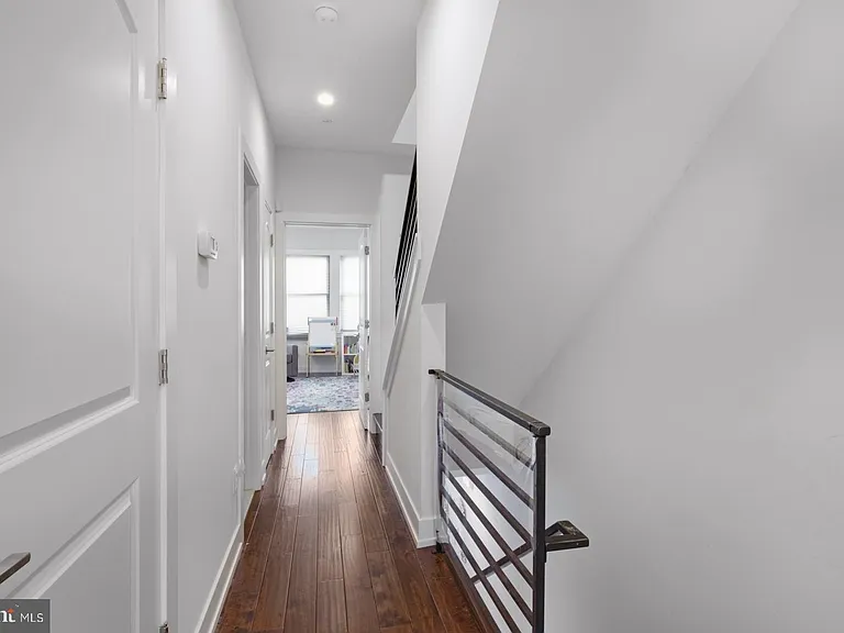 1259 S 29th St — Photo 11