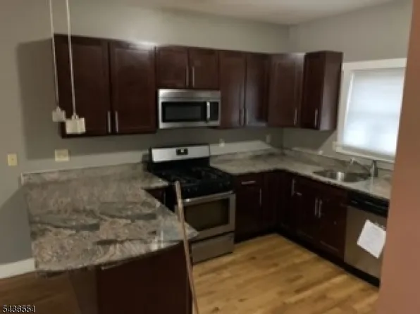 54-56 Oriental St, Newark City, NJ 07104