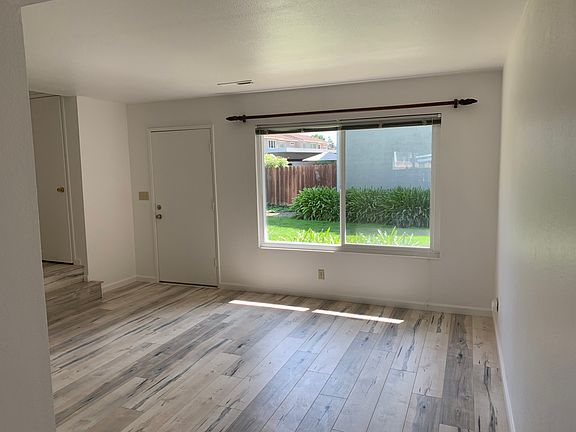 2nd image of 3089 Tonopah Cir