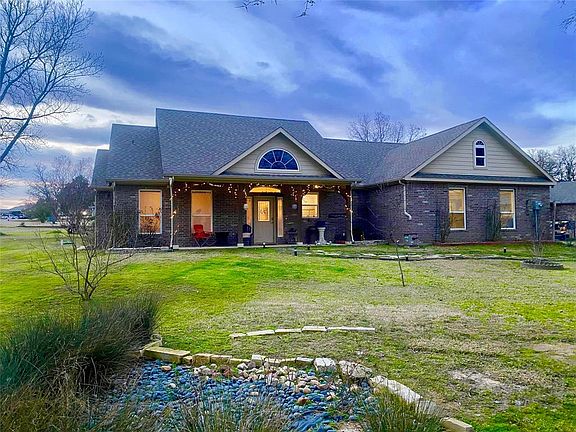 2nd image of 102 Comanche Dr