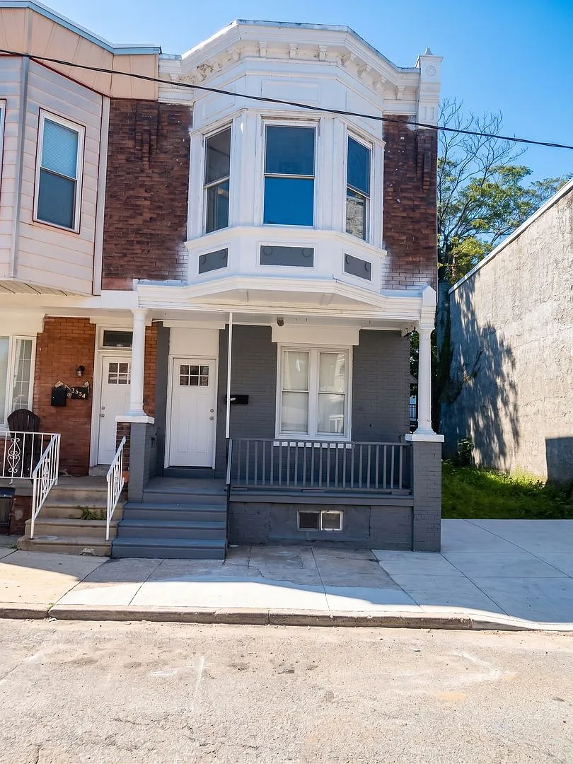 5030 Summer St. — Photo 2