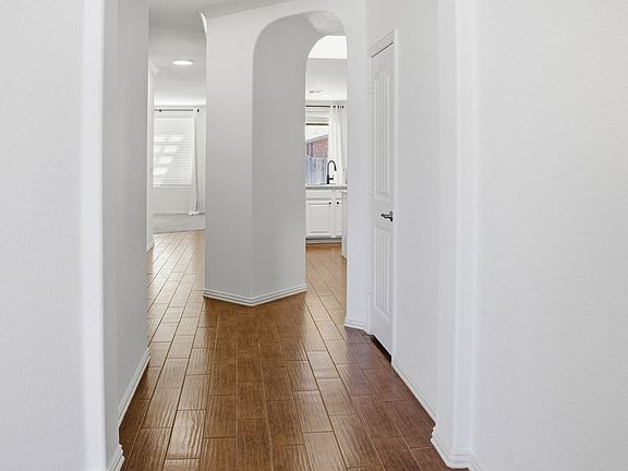 4th image of 6419 Commonwealth Rd