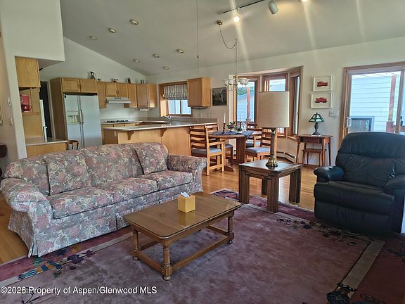 5th image of 1036 Park West Dr