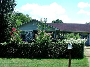 205 E Spring St, Ozark, AR 72949