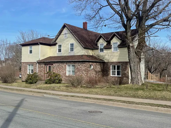 20 Dominion St, Cape Breton, NS B1A 3M6