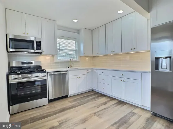 214 Parkwood Rd, Dundalk, MD 21222