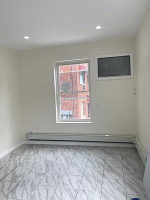 Sold by Voro, LLC | media 7