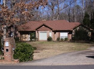 221 Hidden Ct, Winder, GA 30680
