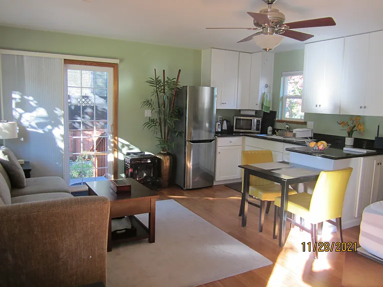 945 Wright St — Photo 13