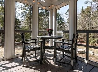 34 Newfield Rd, Freeport, ME 04032