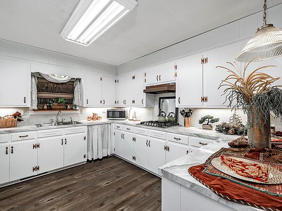 5th image of 2328 S Main St