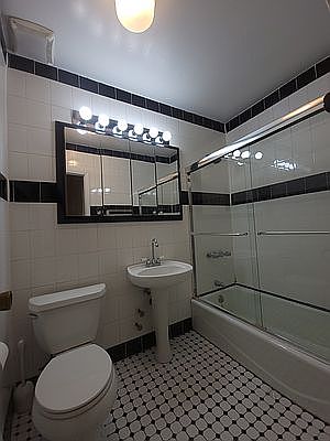 4th image of 10-28 49th Ave #2