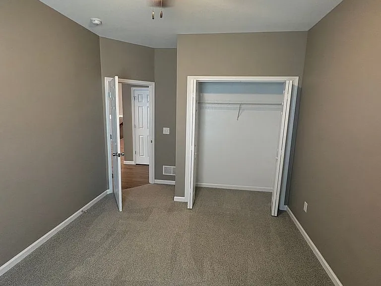 709 Stephanie Ct — Photo 10