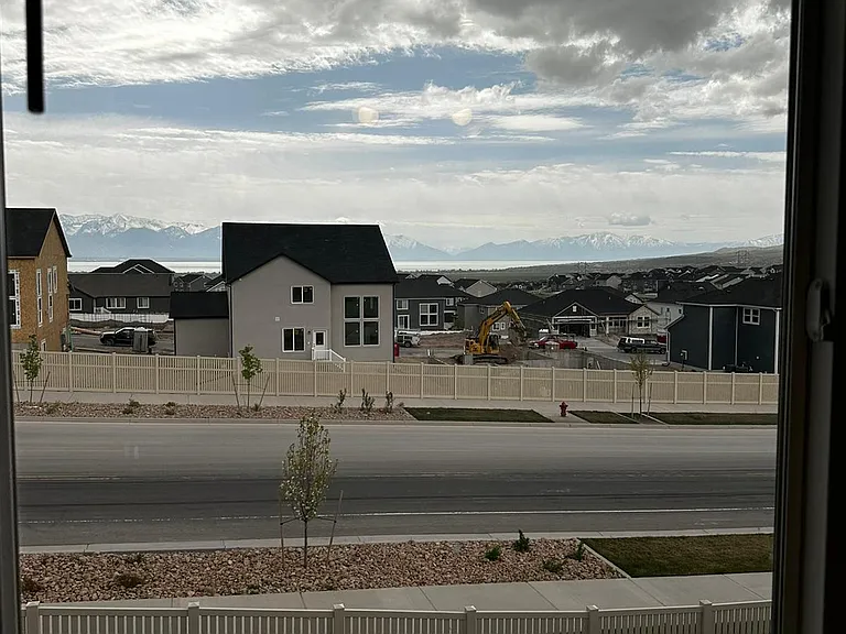 932 N Olson Dr — Photo 26