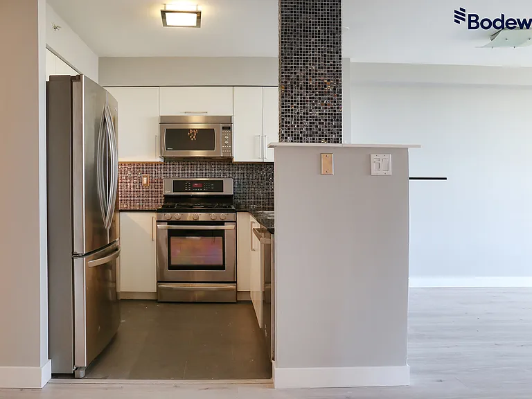 63 Keefer Pl #2009 — Photo 4