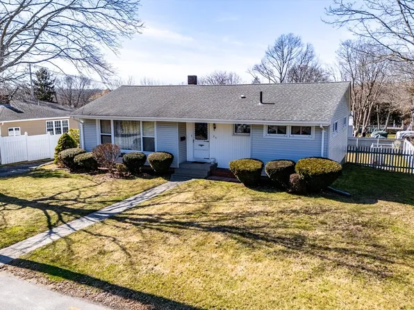 25 Davis St, Somerset, MA 02726