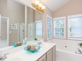 106 Leblanc Ct, Cary, NC 27513