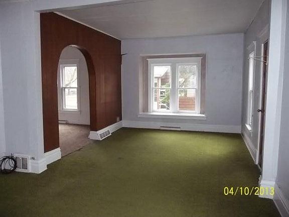 3rd image of 109 5th St NW