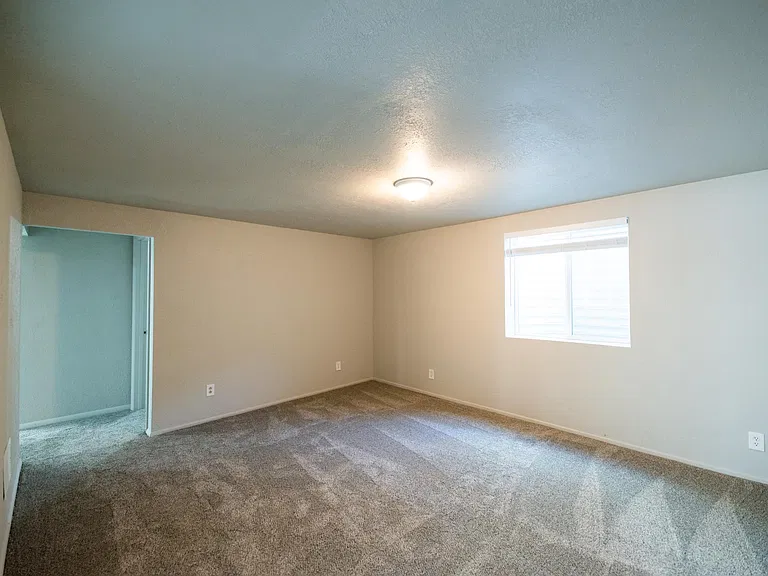1179 E Blaine Ave #B — Photo 18