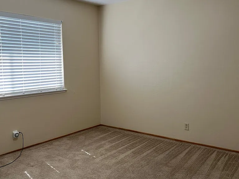 5495 Taft Dr — Photo 6