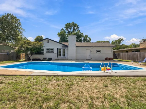 1020 N Brookfield Ln, Wichita, KS 67206