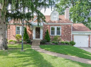 9159 Overton Dr, Saint Louis, MO 63123