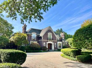 41 Renaud Rd, Grosse Pointe Shores, MI 48236