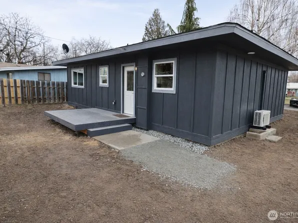919 E Johnson Avenue, Chelan, WA 98816