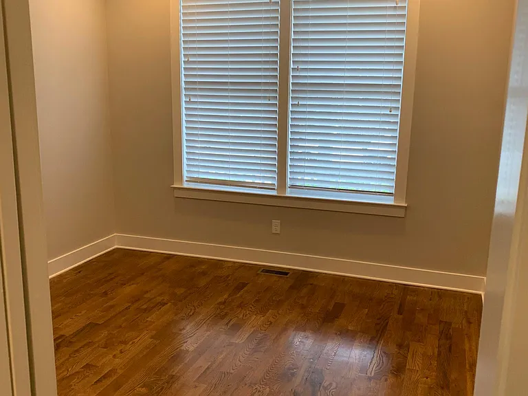 6110 California Ave — Photo 9