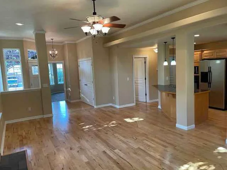 109 Sanger Ln — Photo 4
