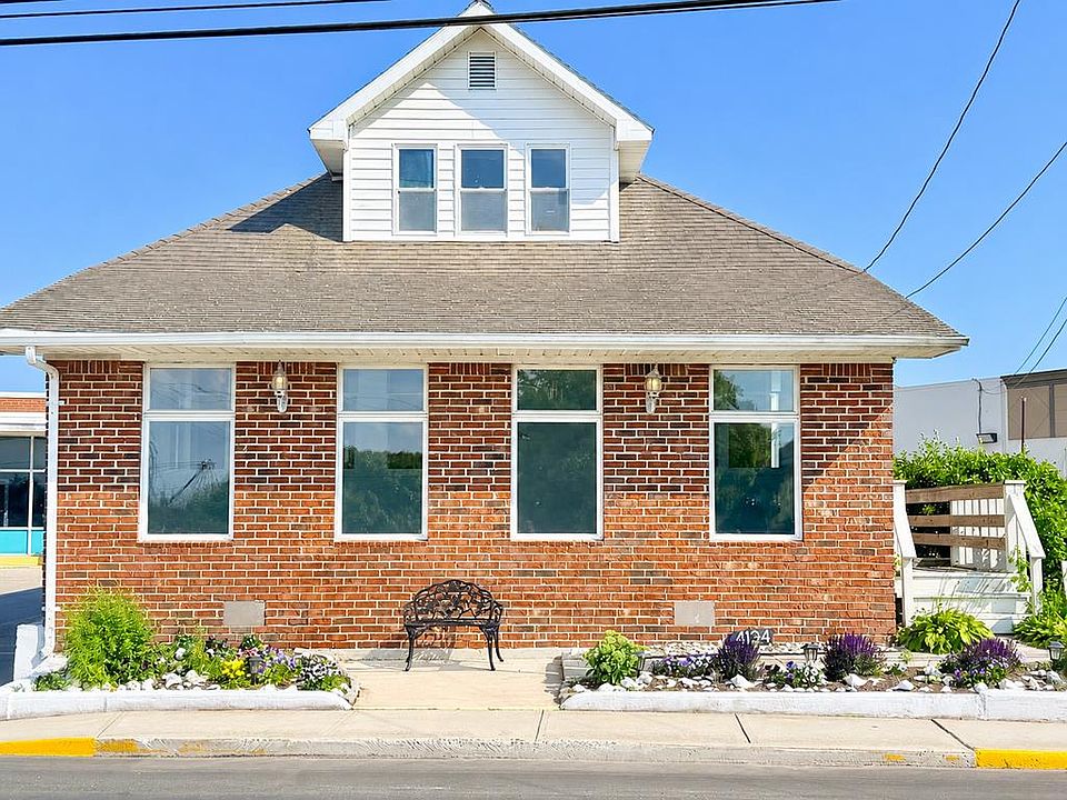 1st image of 4134 Main St