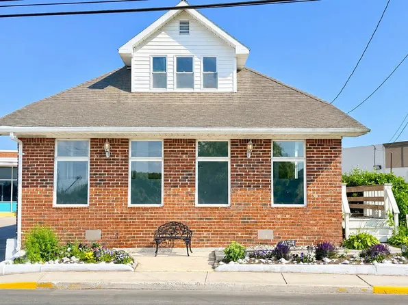 4134 Main St, Chincoteague Island, VA 23336