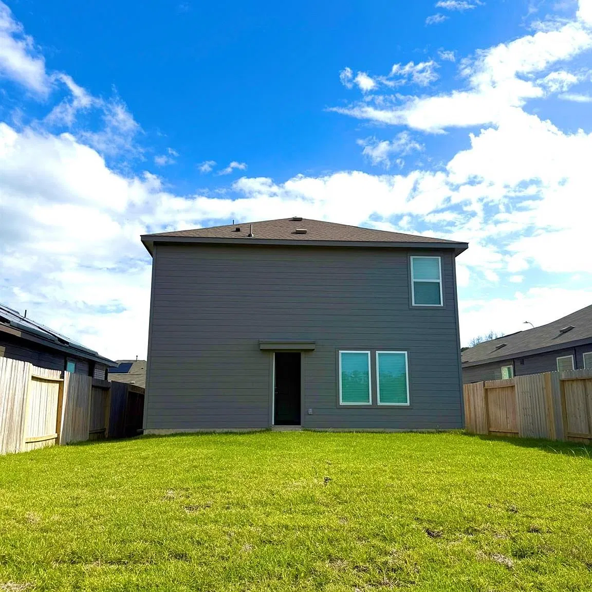 4 bed, 2.5 bath, $2,500 — Photo 4