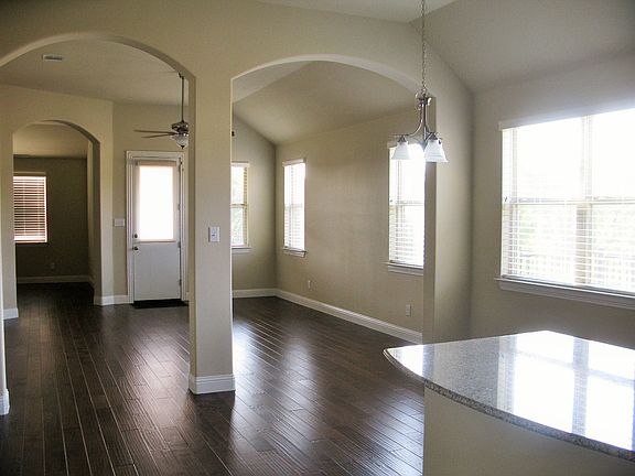 3rd image of 3129 San Fernando Dr