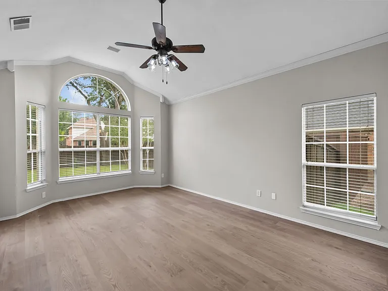 2421 Kittyhawk Dr — Photo 23