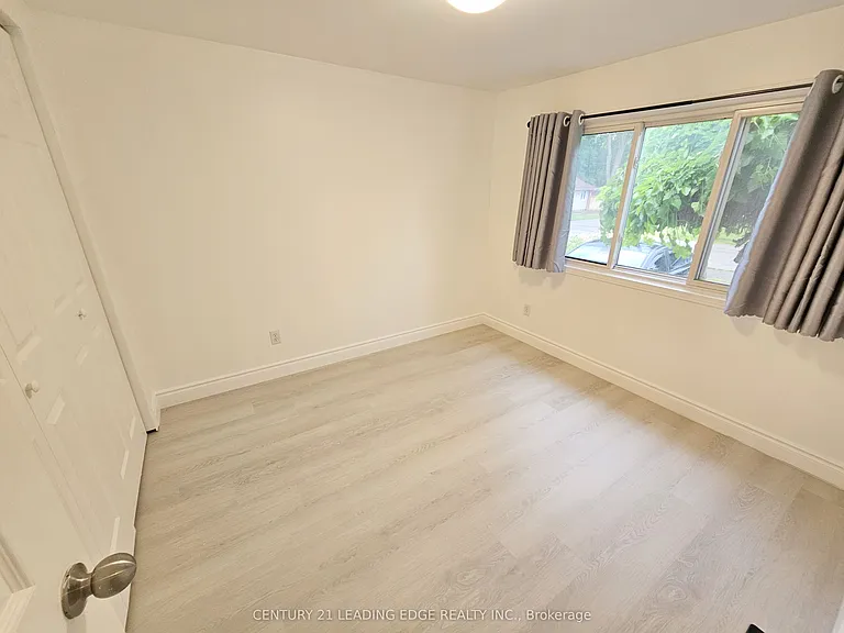 261 Parkway Ave — Photo 7