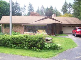 9 Justofin Ln, Sugarloaf, PA 18249
