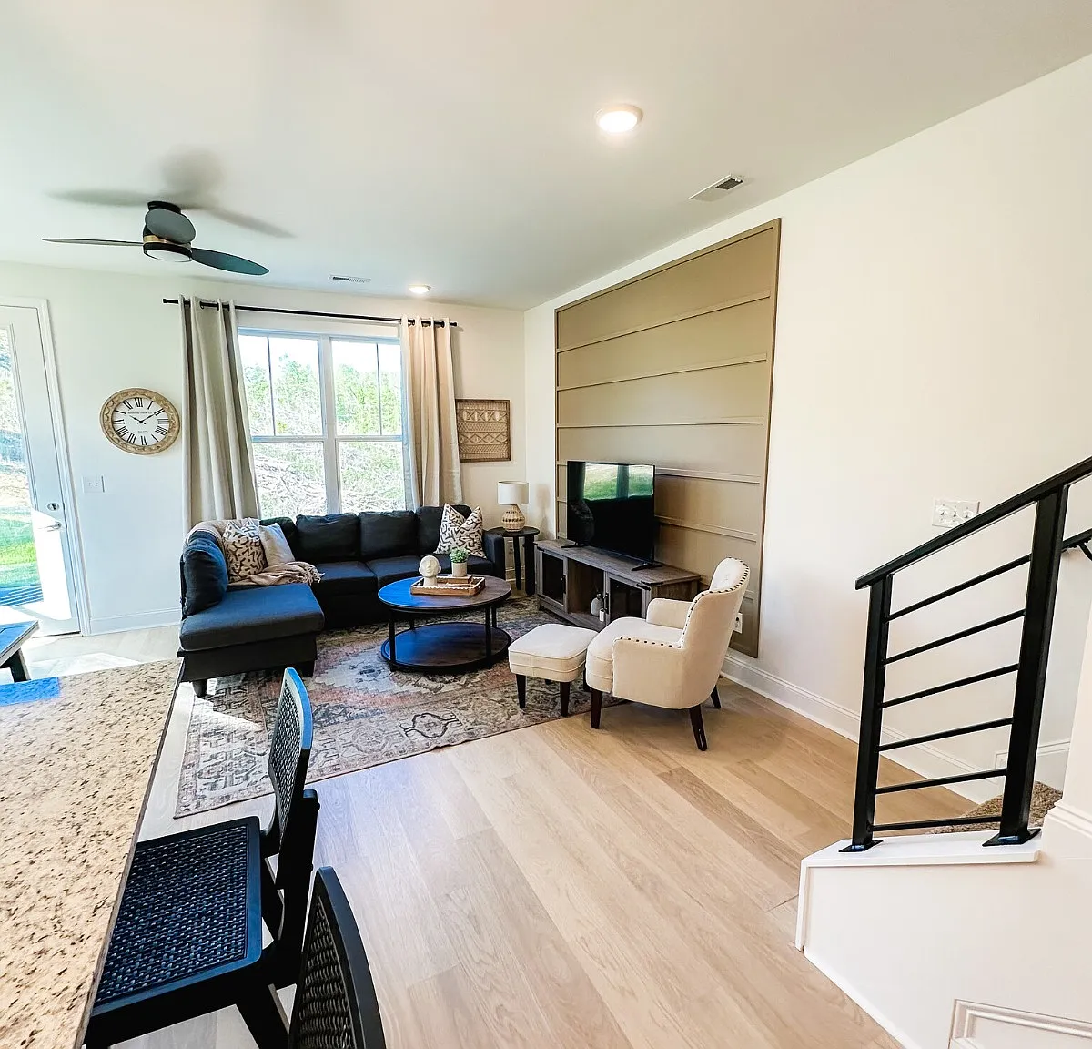 3 bed, 2.5 bath, 1505 sqft, $2,150 — Photo 2